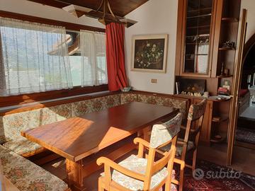 Tavolo e quattro sedie rovere massello