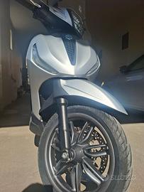 Beverly 400HPE 12/2021 Km 34200