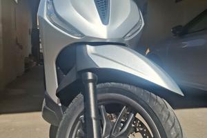 Beverly 400HPE 12/2021 Km 34200