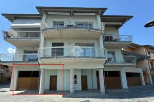 3 LOCALI A SOLTO COLLINA