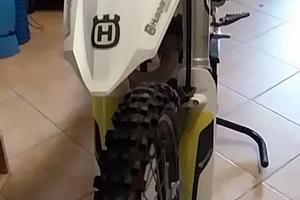 moto  Husqvarna