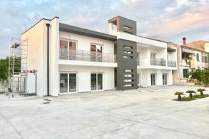 Appart. Di nuova costruzione con giardino