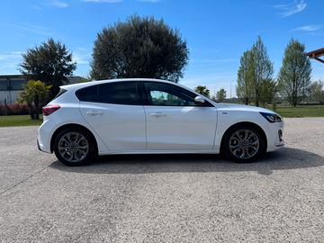 Ford Focus ST line X