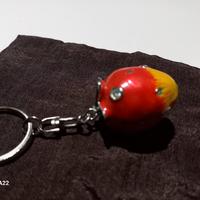 Portachiavi fragola in metallo smaltato