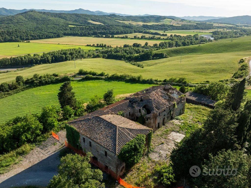 Rustico / Casale di 1200 m² con box auto a Volterr - Vista 4