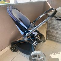 Passeggino reclinabile con navicella a tre ruote