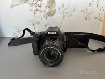 Canon EOS 200D+obiettivo 18-55mm f/4-5.6 IS STM