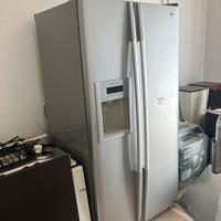 Frigorifero americano con dispenser acqua e ghiacc