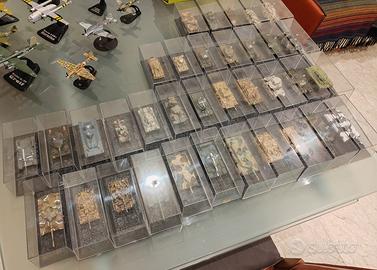 35 mezzi militari in metallo pesante e custodia