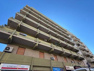 Ampio e luminoso ufficio in zona semicentrale