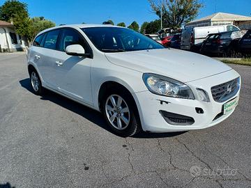 Volvo V60 1.6 D2 Summum con Problemi al motore