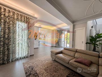 Villa prestigiosa zona alta rif3047