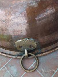 Antico Braciere / Concone in Rame Martellato