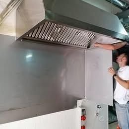 Cappa aspirante professionale – In acciaio inox –