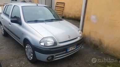 Renault Clio 1.4  One o one