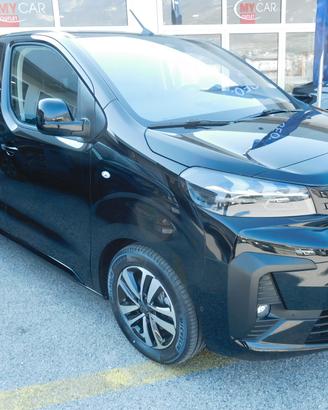 Peugeot Traveller 2.2 BlueHDi 180cv S&S EAT8 Stand