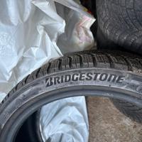 Gomme brigestone invernali 225/40/19