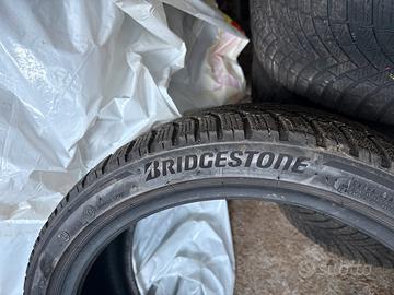 Gomme brigestone invernali 225/40/19