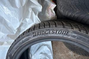 Gomme brigestone invernali 225/40/19