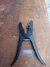 Pinza per marche pecore