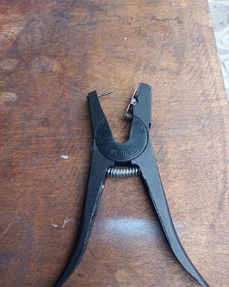 Pinza per marche pecore