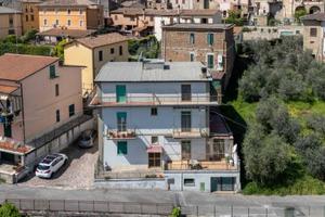 Appartamento di 111 m² con più di 5 locali a Caste