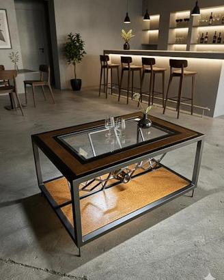 Tavolo artigianale di design in metallo e vetro