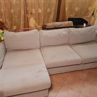 divano angolare con penisola