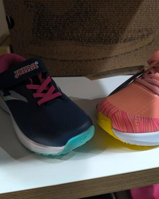 scarpe bambino stock 