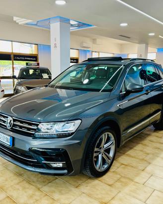 VW Tiguan 2.0 TDI DSG 4MOTION R-Line Tetto / LED /