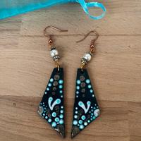 Orecchini pendenti decorati a mano nuovi