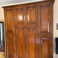 Armadio in legno per camera da letto