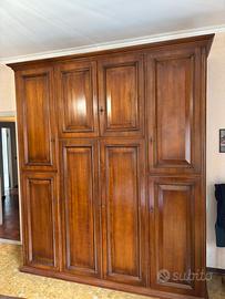 Armadio in legno per camera da letto