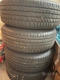 4 gomme 235/65 R 17 M+S più 4 cerchi Audi