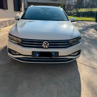 Volkswagen Passat variant 1.6 TDI SCR DSG BMT