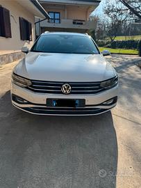 Volkswagen Passat variant 1.6 TDI SCR DSG BMT