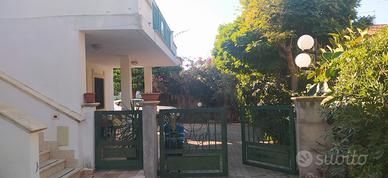 Casa al mare con giardino