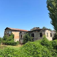 MODENA - LOC. MARZAGLIA COMPLESSO DI RUSTICI DA RI