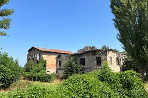 MODENA - LOC. MARZAGLIA COMPLESSO DI RUSTICI DA RI