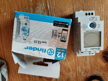 Timer digitale settimanale Finder 12.51.8.230.0000