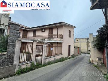 Casa con giardino e posto auto ad Arbus