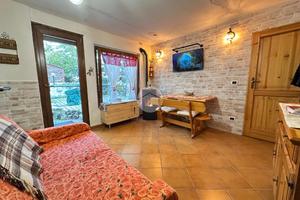 2 LOCALI A ROCCA DI CAMBIO