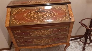 mobile antico con ribaltina