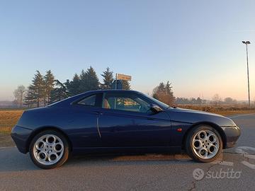 Alfa Romeo GTV 916 2000TS