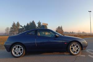 Alfa Romeo GTV 916 2000TS