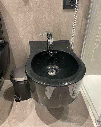 Bidet  marca Nic Design modello Pixel nero lucido
