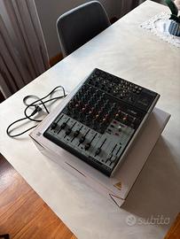 Mixer Behringer Xenyx 1204USB