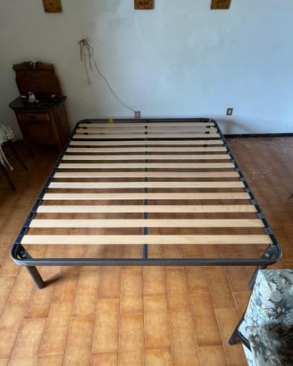 Letto matrimoniale 160x190 con rete a doghe