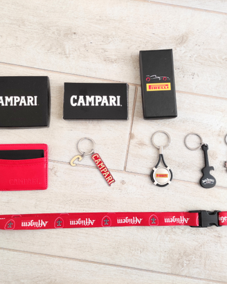 Portachiavi e gadgets famosi marchi internazionali