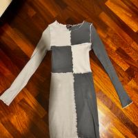 Vestito corto a maniche lunghe